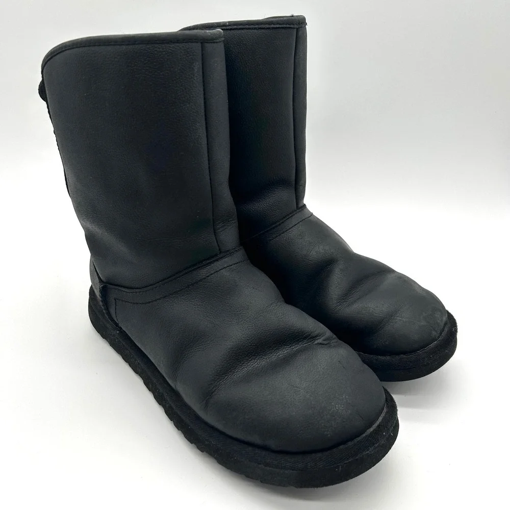 UGG Australia Mariana Boots Womens 6 Black Leather Shearling Lined Rear Lace‎ Up